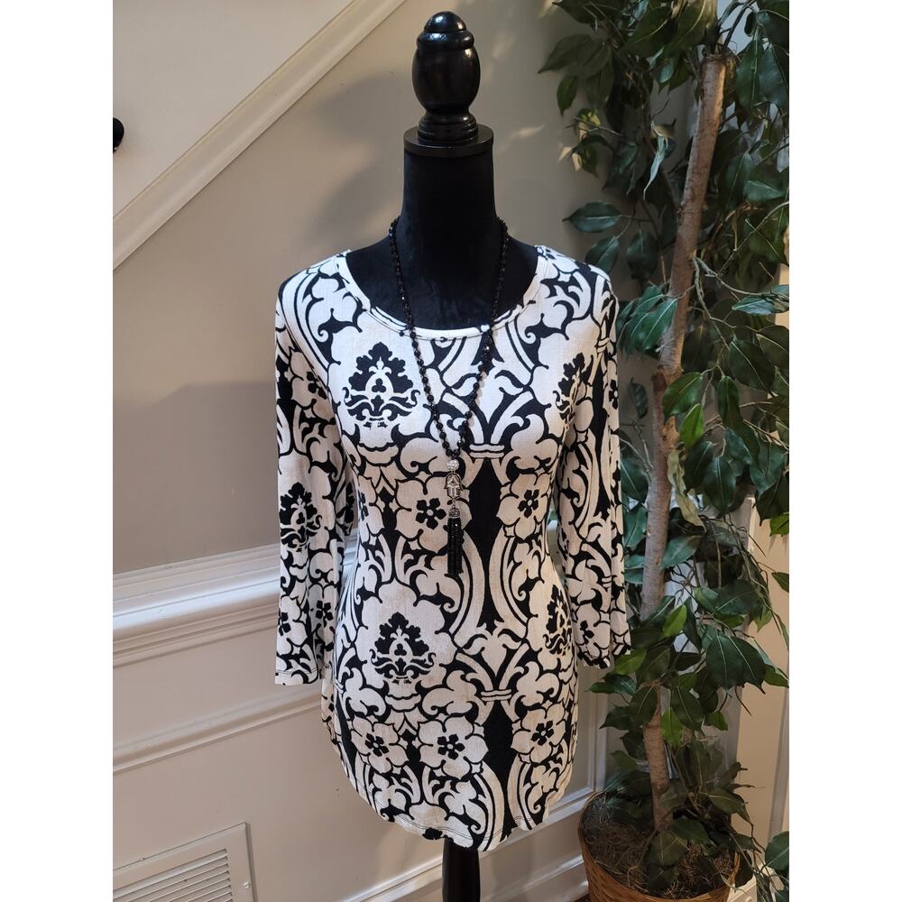 JM Collection Blouse Women's Size S Black White Rayon Abstract Floral Print Top